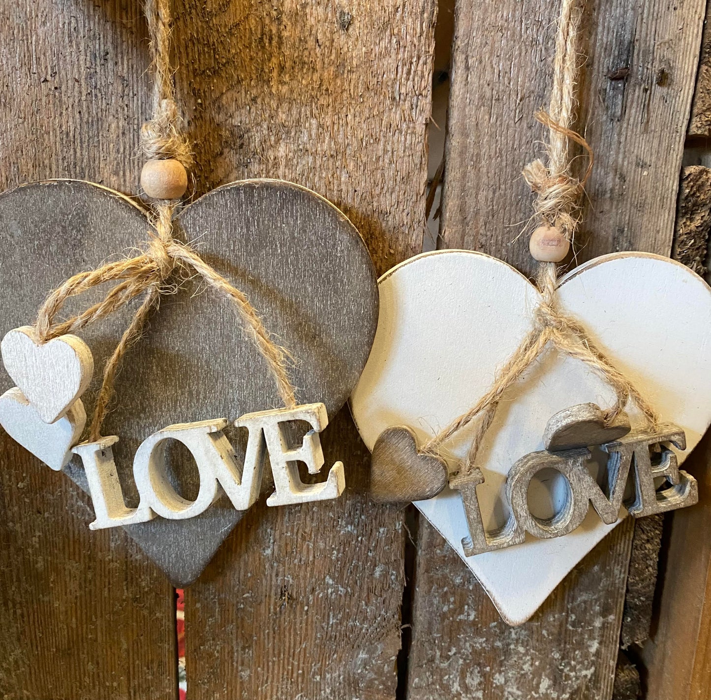 Gisela Graham Natural & White Wood 'LOVE' Heart Tassel Dec
